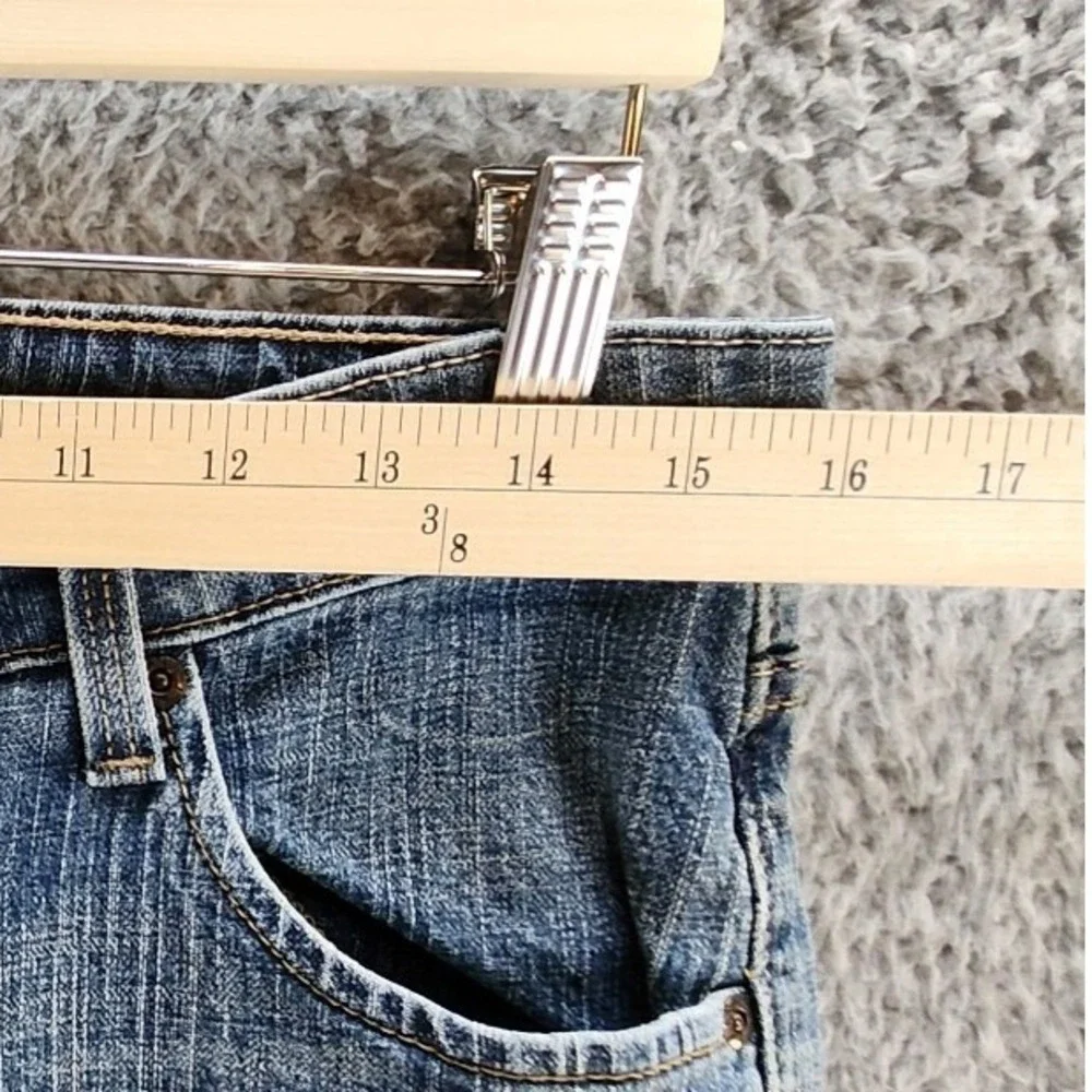 Levis levi signature